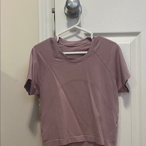 Women's Lululemon cropped shirt